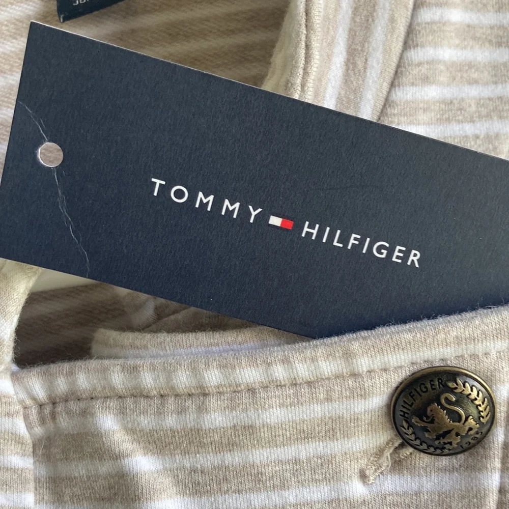 Tommy Hilfiger striped blazer with pockets and working button accents M - Picture 9 of 10